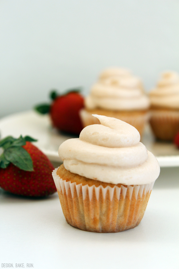 Sprinkles-inspired Strawberry-Banana Cupcakes with Strawberry Buttercream Frosting via design. bake. run.